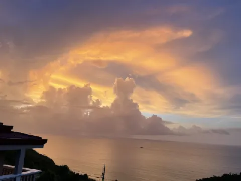 studio in a beautiful sun set Hotels in 