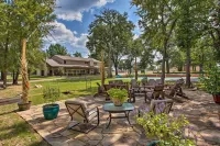 Kingston Home w/ Pickleball: Steps to Lake Texoma! - 3 estrellas