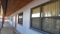 Oak Tree Inn