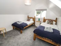 Ty Gilbert Hotels in Llanfair-Mathafarn-Eithaf