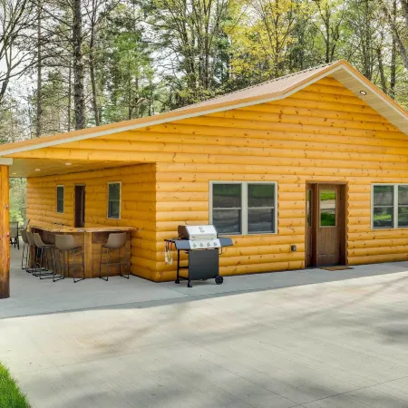Near Memorial Park Lake Arbutus Vacation Rental