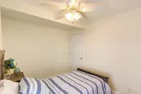 Cozy Delafield Apartment - Walk to Lake! Hotels in Delafield