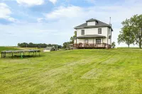 Family-Friendly Seward Home w/ Sauna & Pool! - Homestays