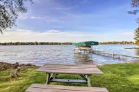 Pelican Lake Getaway on Stunning Peninsula! - Wifi
