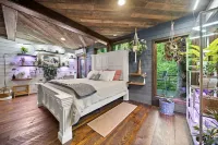 Modern, Luxurious Cabin for Two Located on a Cascading Waterfall. - balcon