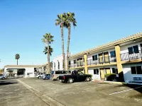 Casa Blanca Express & Suites Cypress Buena Park - Anaheim Area - parking