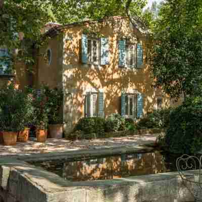 Baumanière - Les Baux de Provence Hotel Exterior