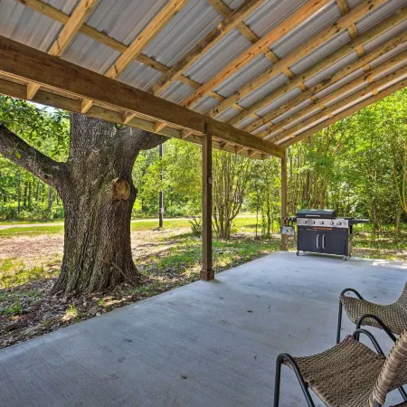Secluded Home w/ Gas Grill, 3 Mi to Boating!