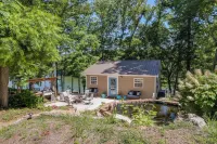 Riverfront Cottage Near Rock Island State Park - 3-Star