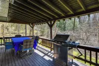 Cozy Dubois Home w/ Deck ~ 8 Mi to Treasure Lake! - Wi-Fi