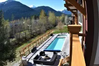 Pemberton Valley Lodge Hotels in Mount Currie