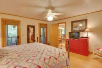 Creekside Family Retreat by Waterfalls and Hiking! - Gym