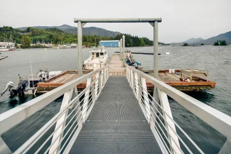 Ketchikan Apt - Walk to Refuge Cove Beach!