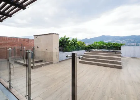 Family Apartment with Amazing Views and AC accross Viva