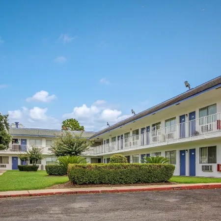 Motel 6 Conroe, TX Отели в г. Конро