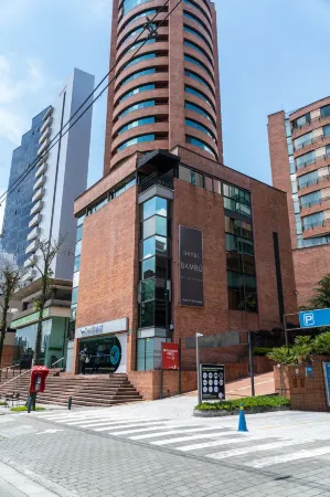 Hotel Bambu Milla de Oro Отели рядом с достопримечательностью «Plaza de Toros La Macarena»