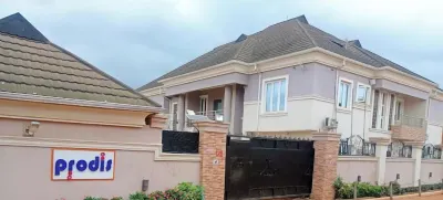 Prodis Hotel and Suites Hotels near SAGAMU MODERN SHOPPING COMPLEX