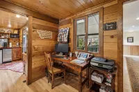 Good Medicine Lodge - Homestays