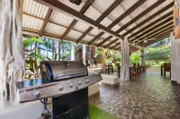 The Beach Bungalows Tamarindo- Adults Only