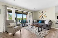 Sunset View at Anchors Point Lakefront Stay for 8 w/ Private Balcony