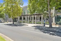 Sherbourne Terrace Hotel - Pools