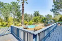 10 Mi to Redding: Serene Escape w/ Spacious Yard! - spa