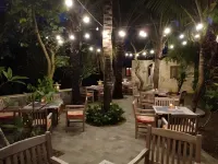 Coconut Lodge Hotel dekat Pantai Mororejo Jubel