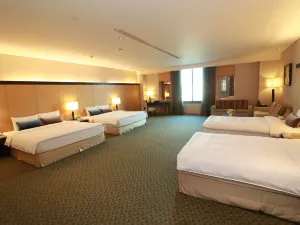 Queena Plaza Hotel