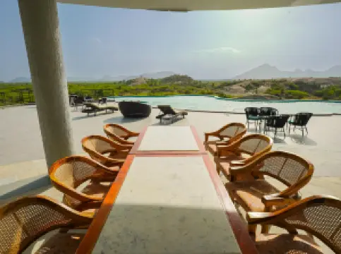 ワン アース ア レオパード パーク ジャワイ