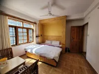 Hills Homestay and Devallya