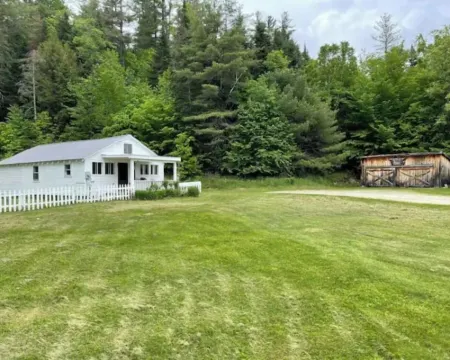 Vermont Country Cottage (Near Village) 倫敦德里酒店