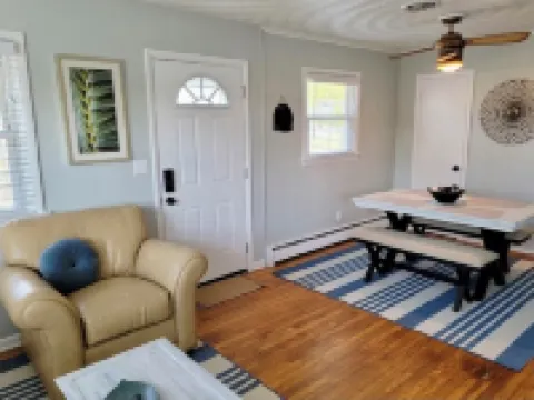 Renovated 2 Bedroom, Near VB Vibe District, Surf Park & Dome!