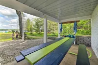 Northern Nights Beachfront Cottage in Kalkaska - parking