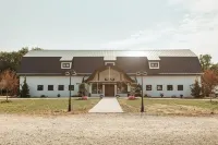 Welcome to The Huron Host in Port Austin!