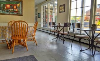 Budget Host East End Hotel in Riverhead