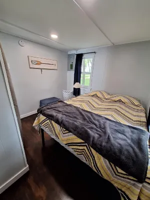 Cozy cabin in Waubay with WiFi, AC. Enjoy a relaxing getaway! Fantastic fishing!