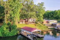 5Br - Lakefront Home - 4 King Beds, Private Dock, Kayaks, Canoe, & Fast WiFi