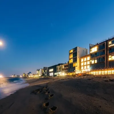 高城2U旅館 鄰近鳳浦海水浴場的酒店