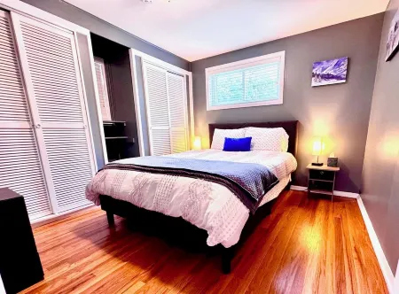 Free e-bikes! Near hiking and Uni of Colo!