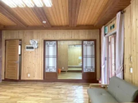 Muan Hae Beach Naru Pension 務安のホテル