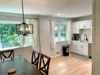 Oak House: Luxury Home in Silver Spring, Takoma Park; Close to DC, 4-Car Parking