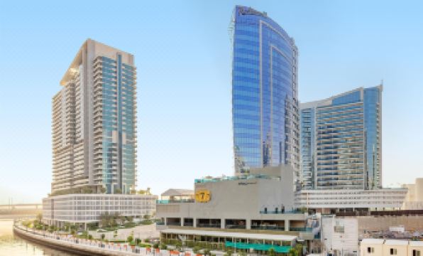 Radisson Blu Hotel Dubai Canal View