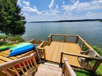 Lakeshore Cottage in Cadiz, Ky has waterfront panoramic views of Lake Barkley!