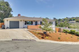 Modern Del Rey Oaks Retreat: 2 Mi to Monterey Bay!