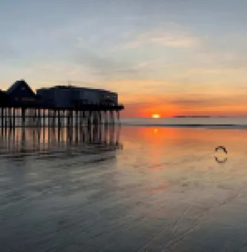 Latitude Adjustment Walk to Beach & Dining!