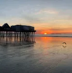 Latitude Adjustment Walk to Beach & Dining!