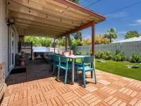 5Br Sleeps 10 Hot Tub Fire Pit Games & Walk to ASU - Homestays