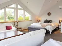 هوليداي هوم إن أونسالا فنادق في 