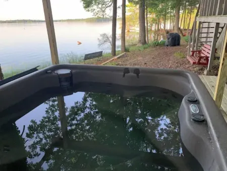 Lake house, amazing view, hot tub Отели в г. Юнион Вэлли Тауншип