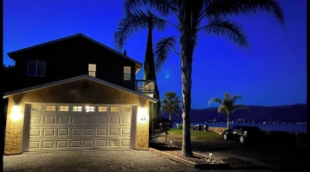 Luxurious 3000sq ft Lakefront Home on Point surrounded by Nature and Views!